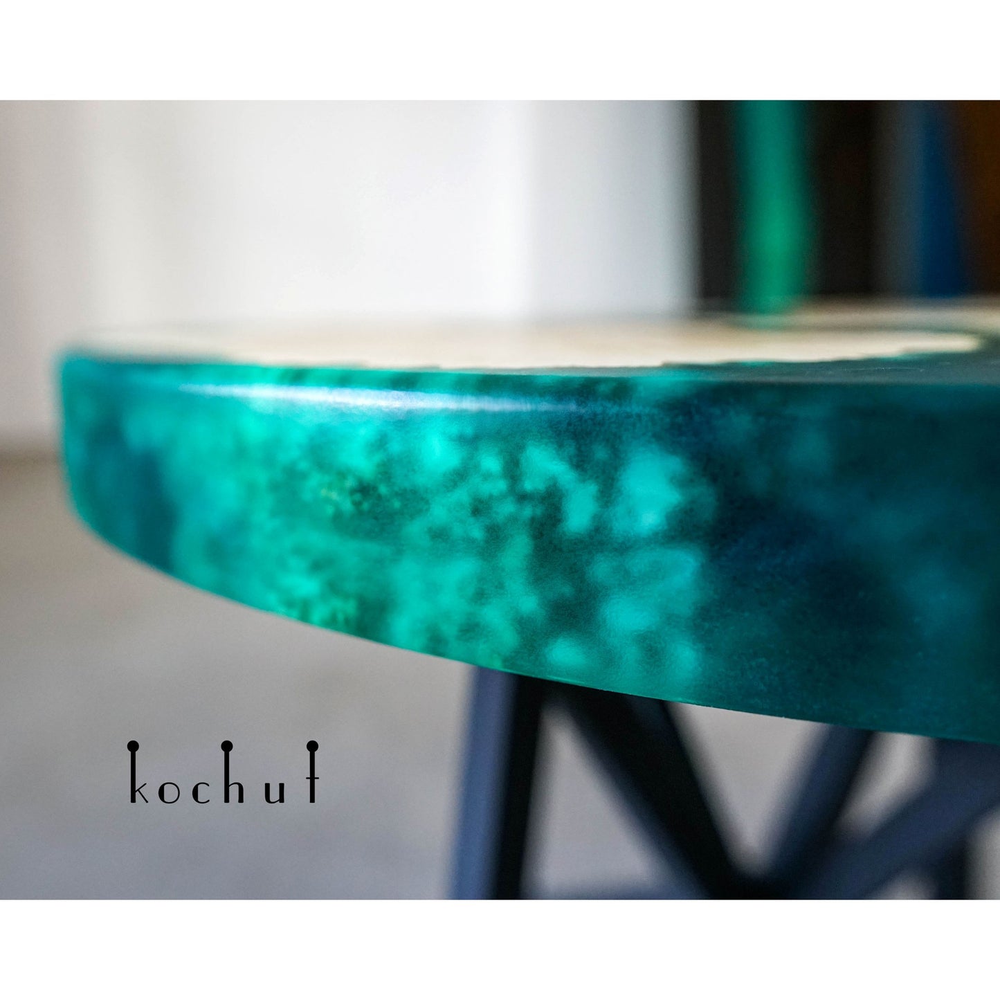 Korsika — Couchtisch aus Holz und Epoxidharz
