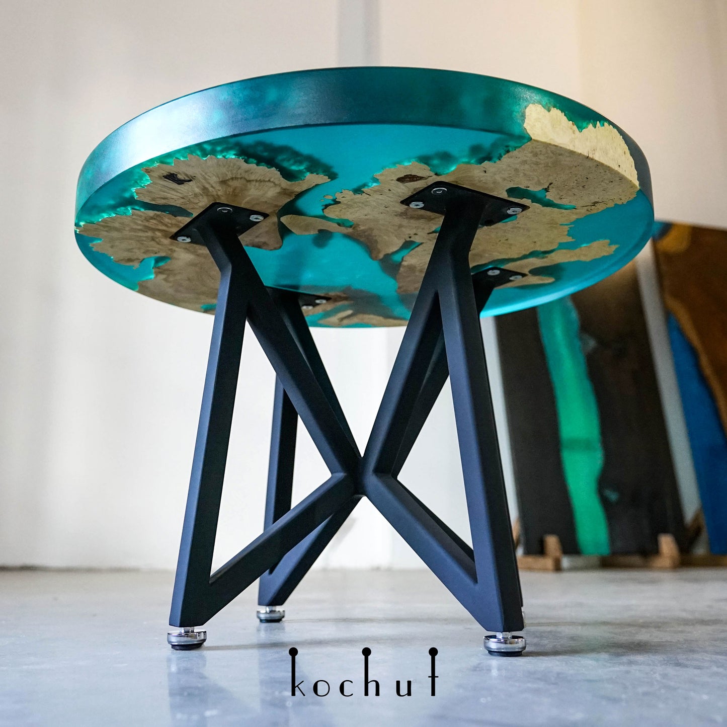 Korsika — Couchtisch aus Holz und Epoxidharz
