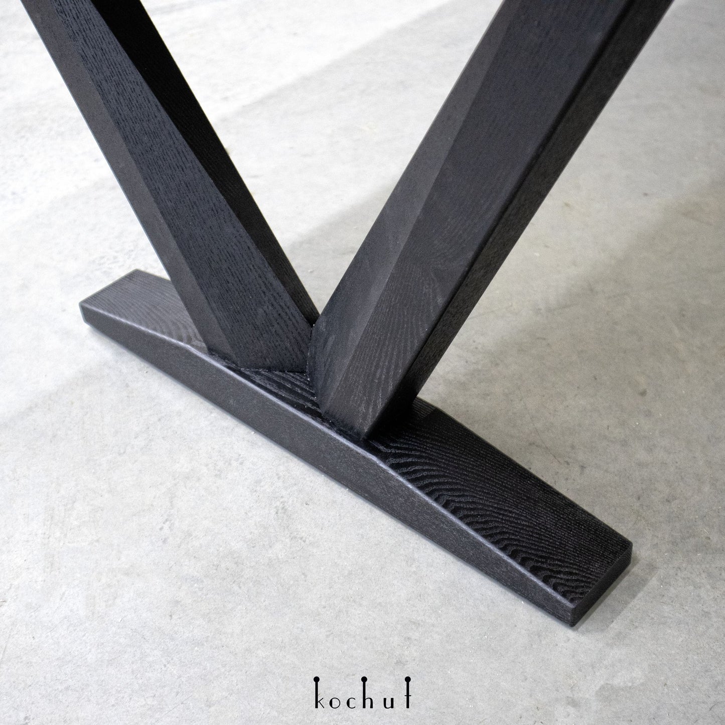 Fjord – Couchtisch aus Holz und Epoxidharz