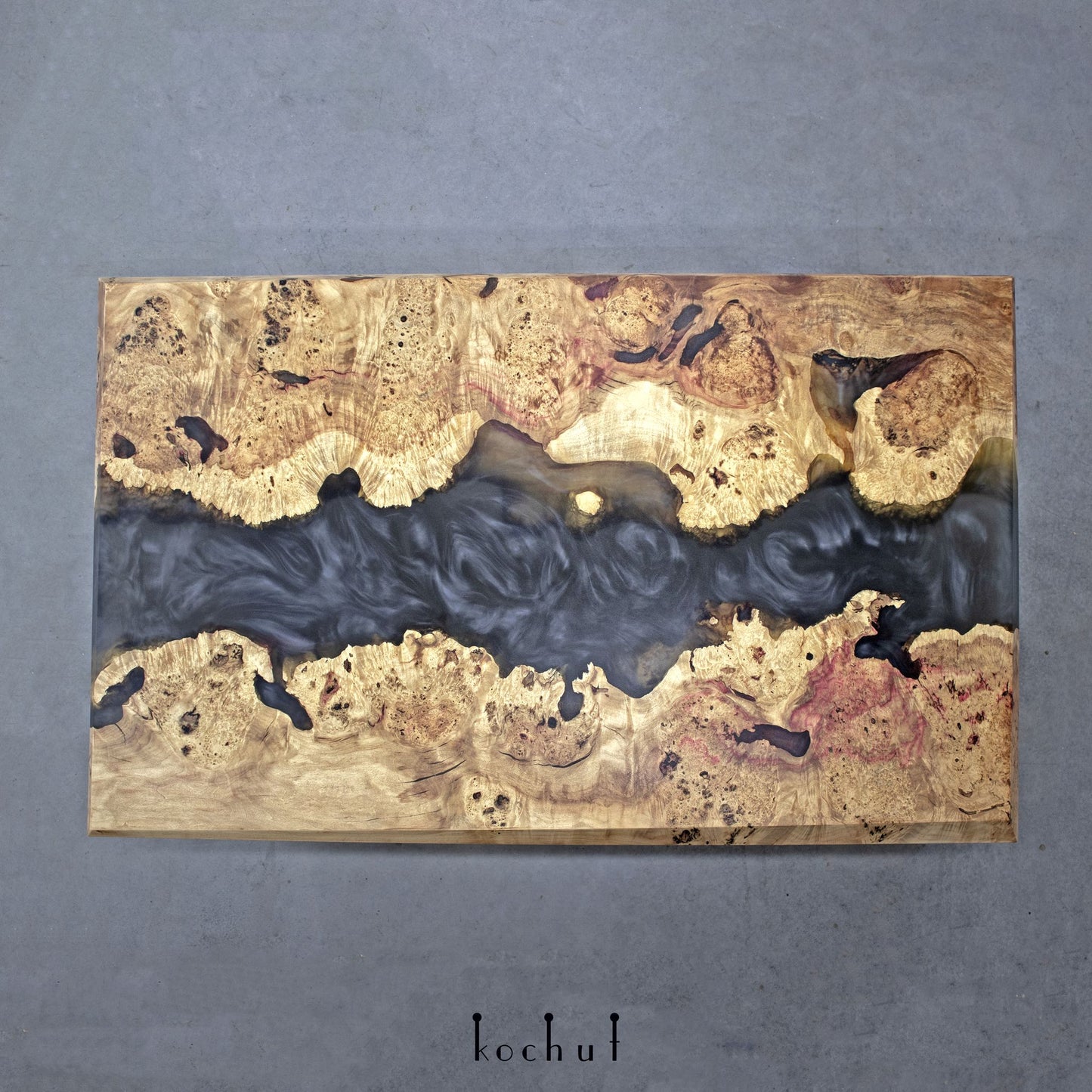 Fjord – Couchtisch aus Holz und Epoxidharz