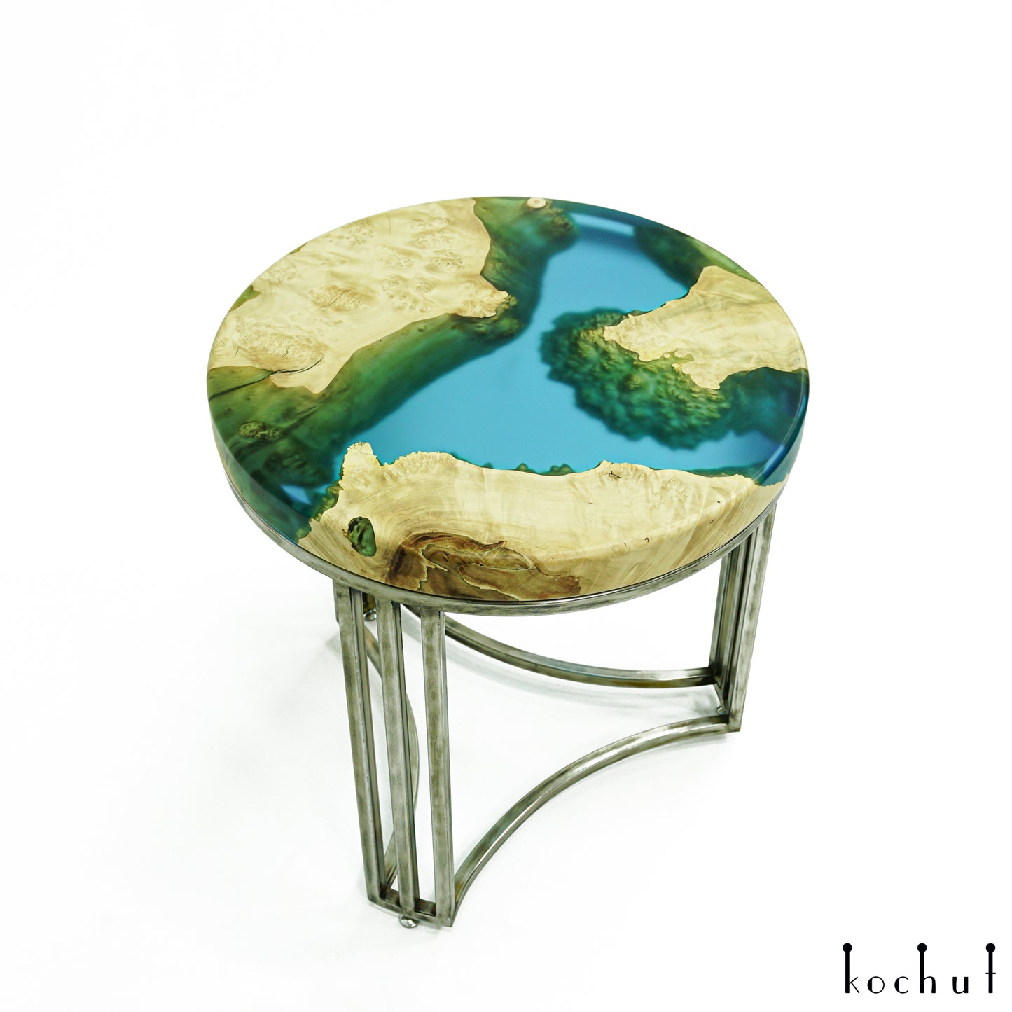 Santorini — Couchtisch aus Holz und Epoxidharz mit Metallbeinen