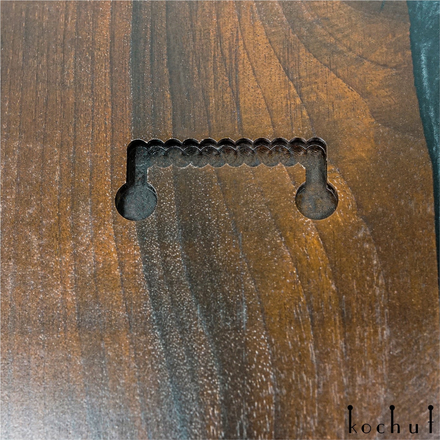 Continuum — Wanduhr aus Holz und Epoxidharz
