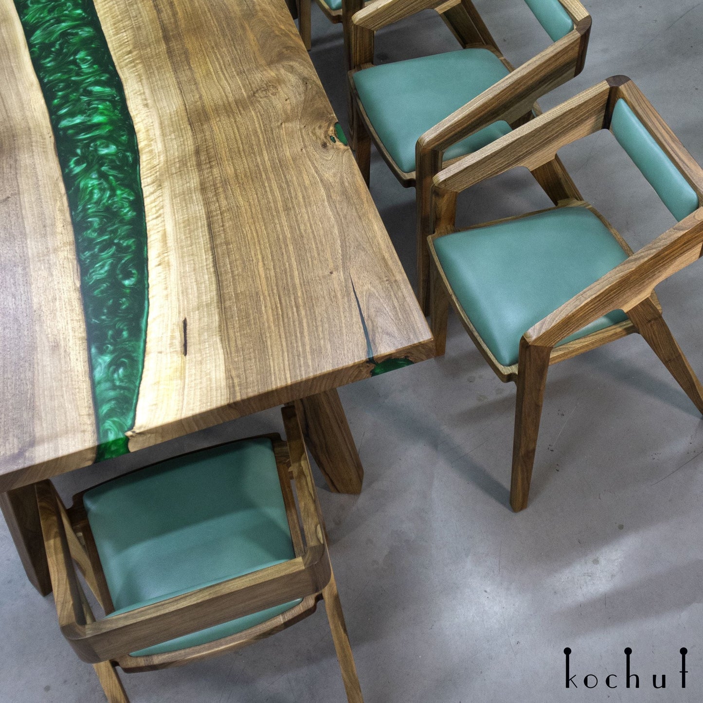 Greenwich — Set: Bürotisch und 12 Stühle