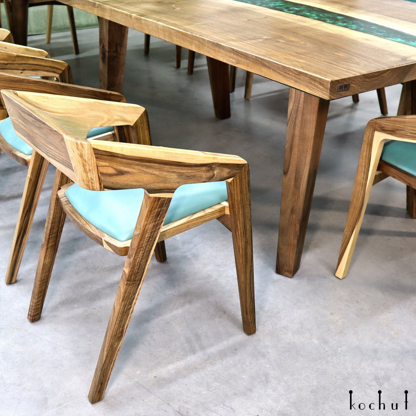 Greenwich — Set: Bürotisch und 12 Stühle