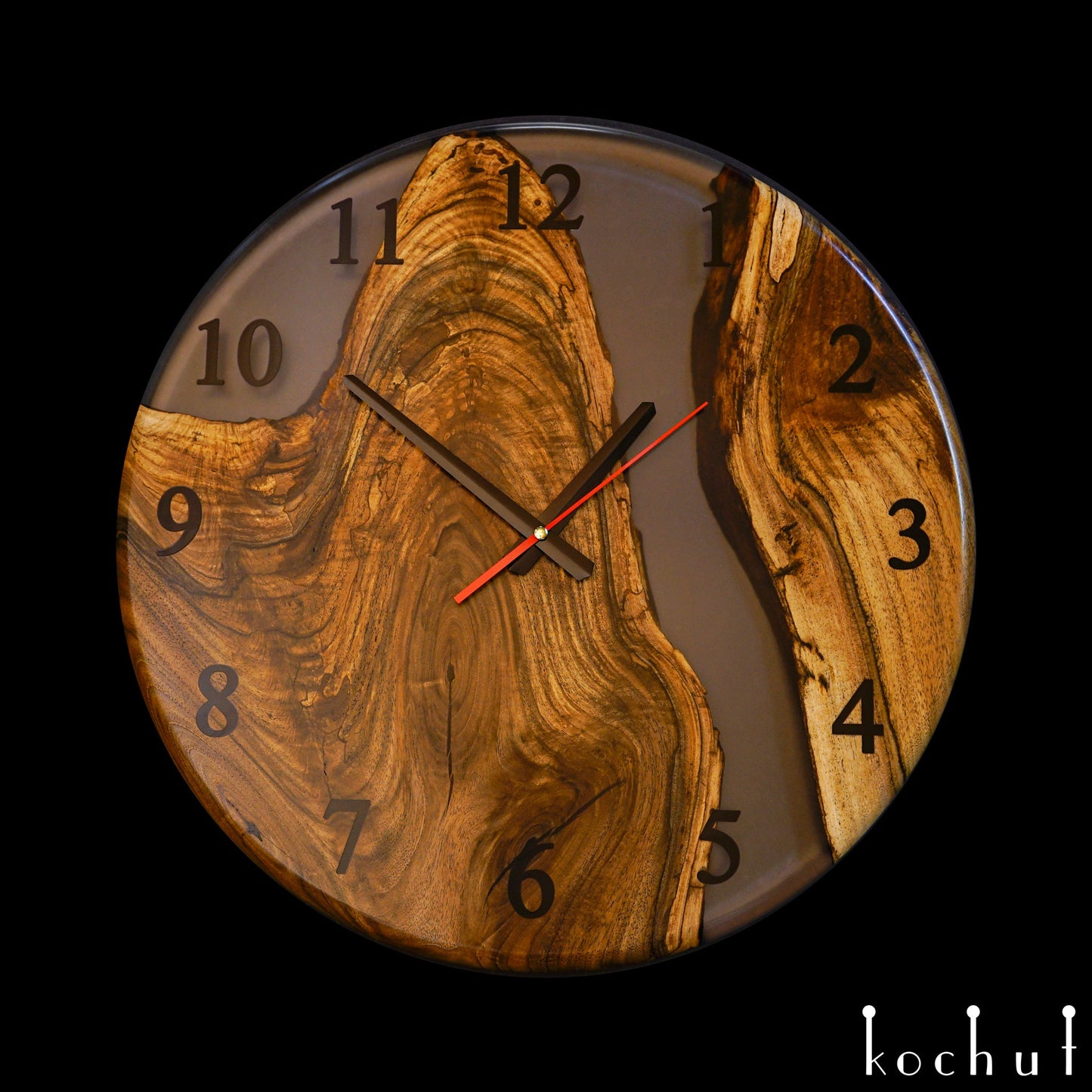 Continuum — Wanduhr aus Holz und Epoxidharz
