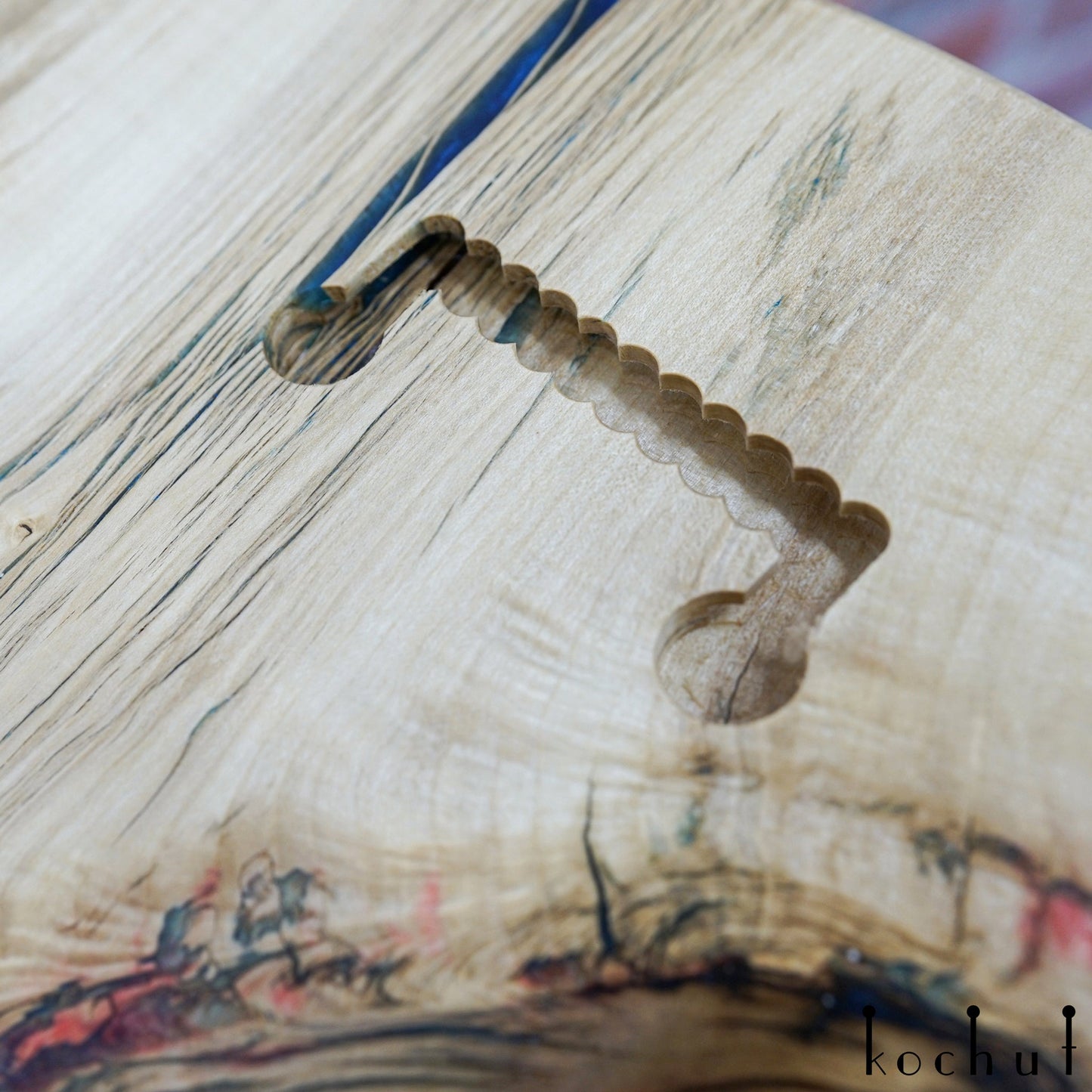 Continuum — Wanduhr aus Holz und Epoxidharz