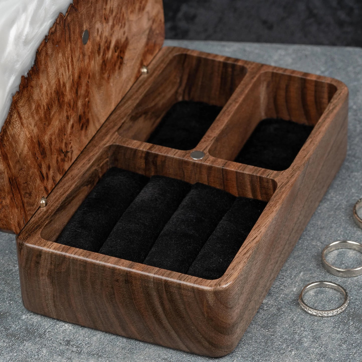 Ornament. Platin — Holz- und Epoxidharz-Schmuckschachteln (Mini)