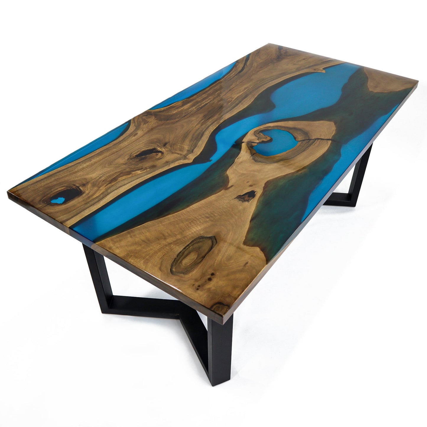Arctoria — Esstisch aus Holz und Epoxidharz