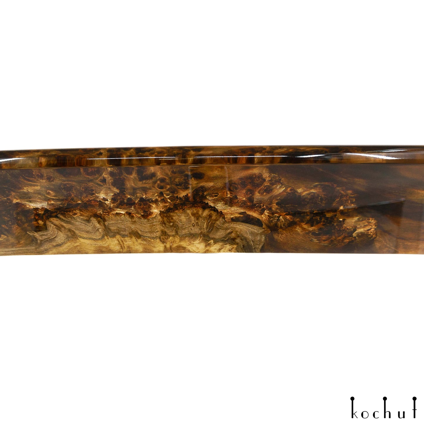 Diamantum — Holz- und Epoxidharz-Couchtisch