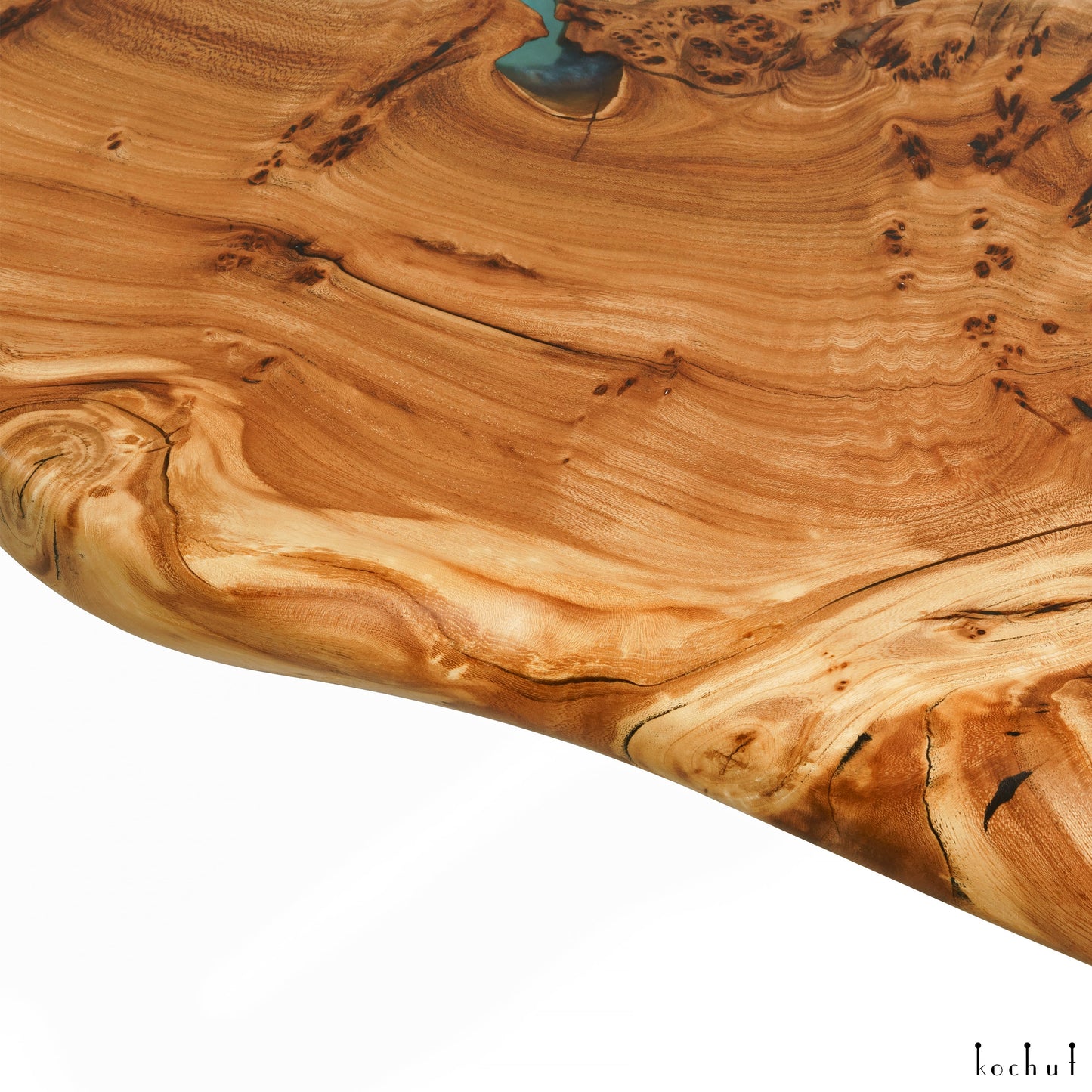 Mirage — Esstisch aus Holz und Epoxidharz
