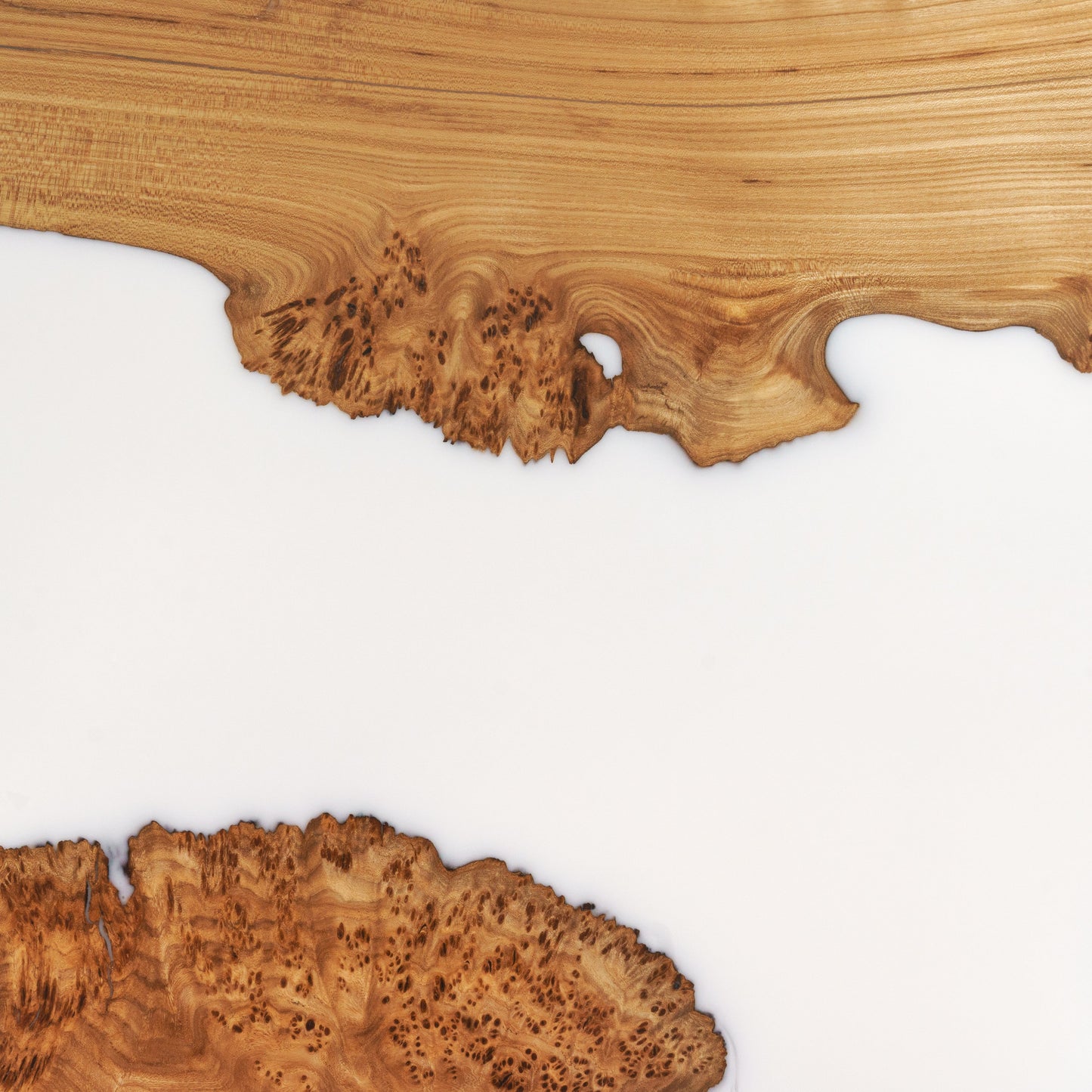 Kaizen — Holz- und Epoxidharz- Bürotisch