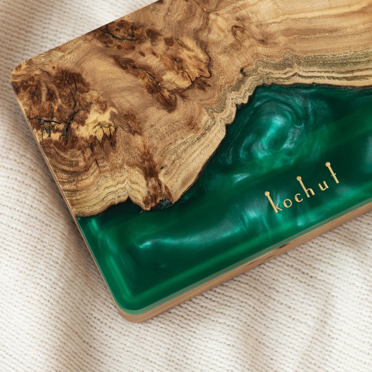Ornament. Smaragd — Holz- und Epoxidharz-Schmuckkästchen (Maxi-Größe)