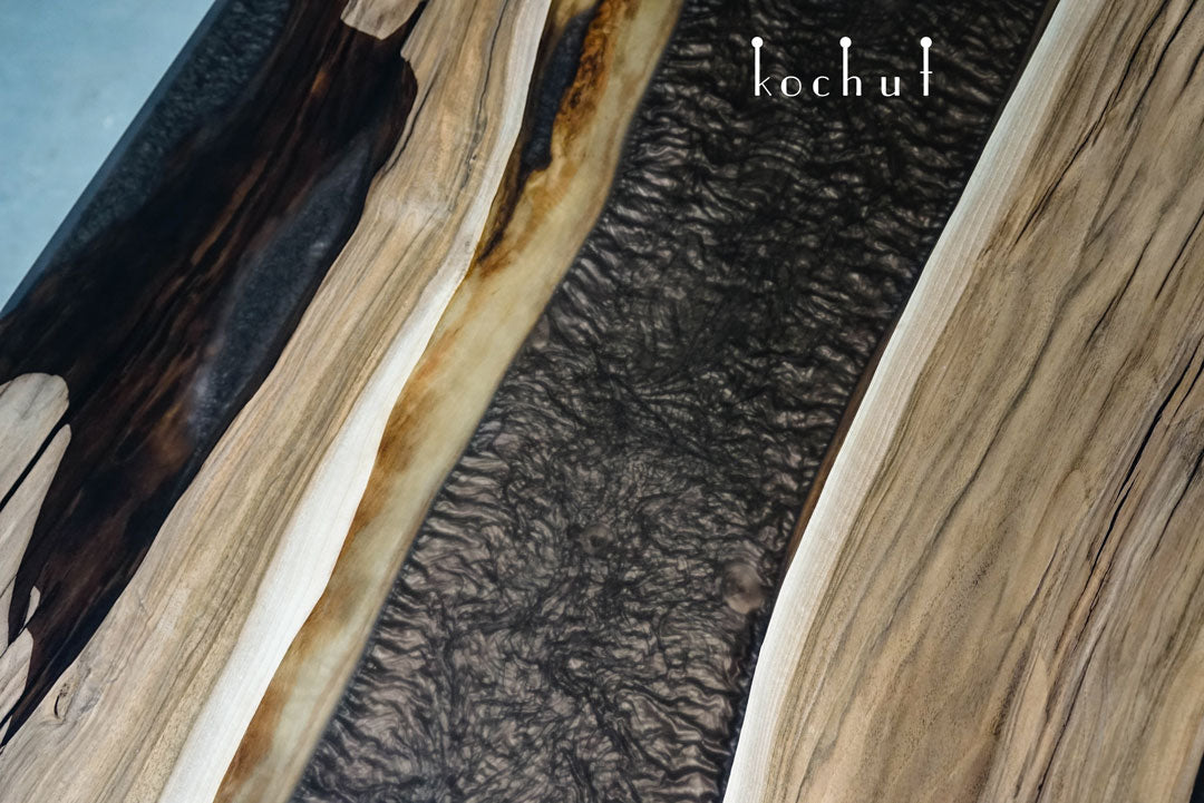 Armagnac — Esstisch aus Holz und Epoxidharz