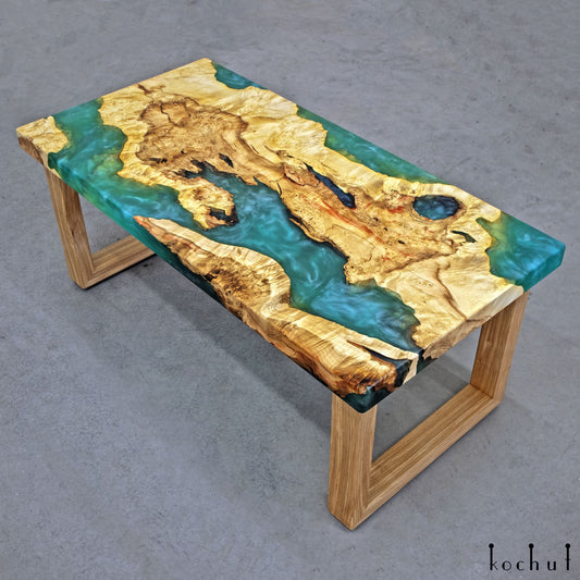 Caviana – Couchtisch aus Holz und Epoxidharz