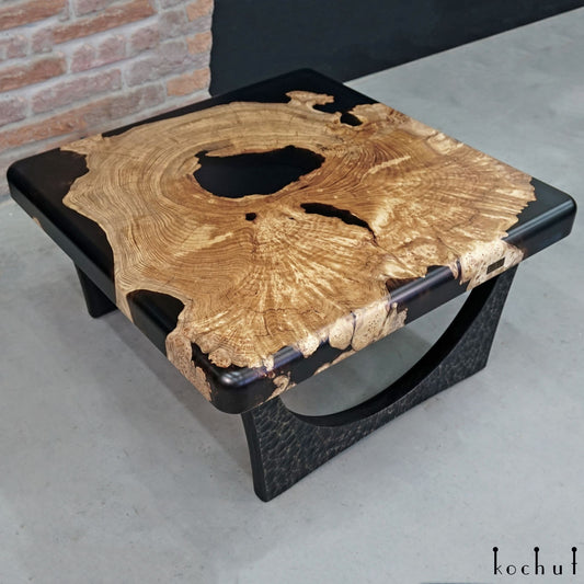 Karbonaado – Couchtisch aus Holz und Epoxidharz