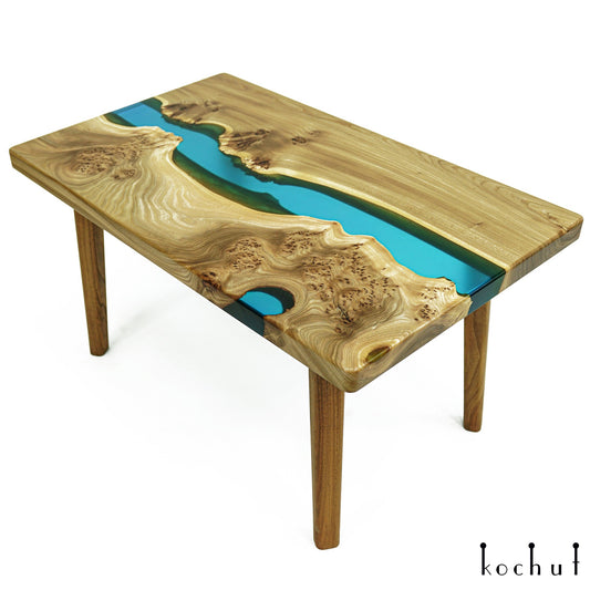 Quando – Couchtisch aus Holz und Epoxidharz