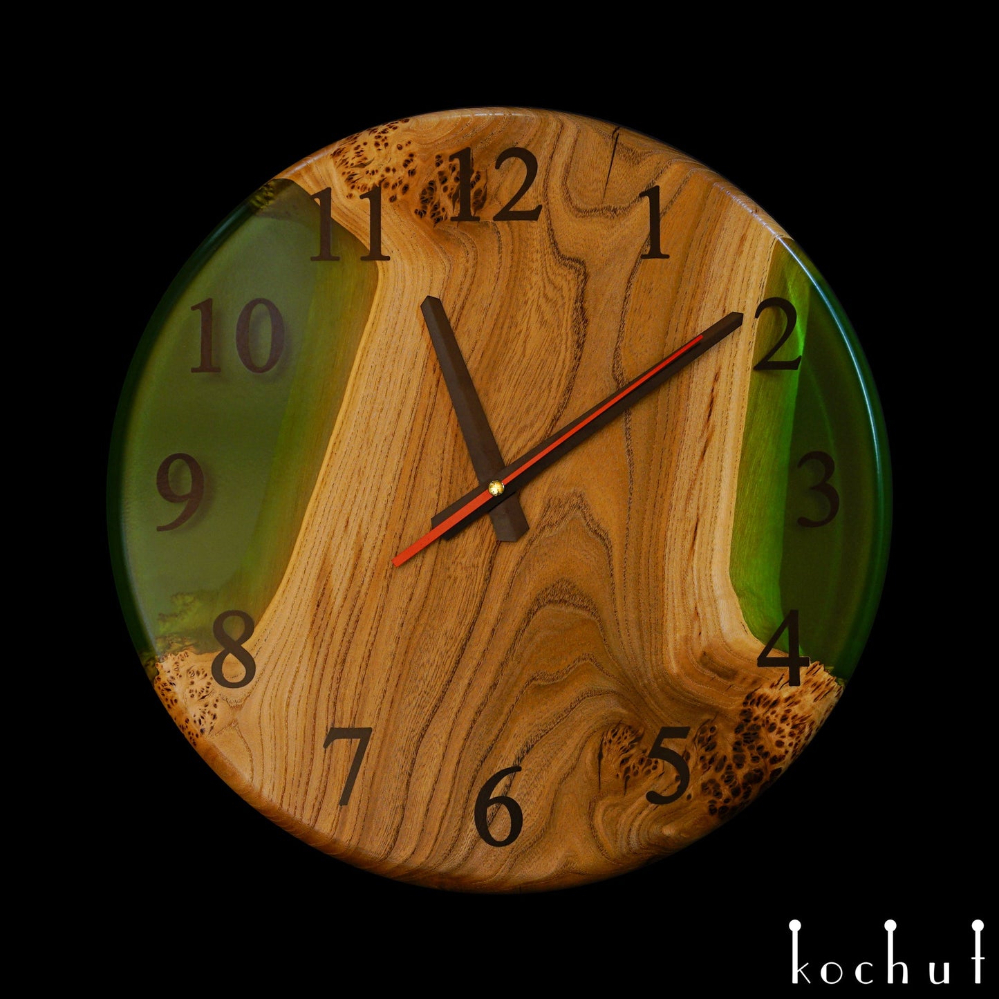 Continuum — Wanduhr aus Holz und Epoxidharz