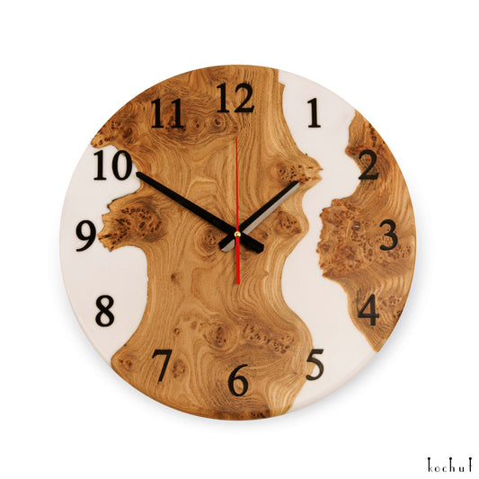Continuum — Wanduhr aus Holz und Epoxidharz