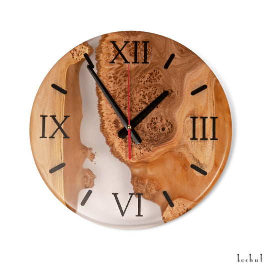 Continuum — Wanduhr aus Holz und Epoxidharz