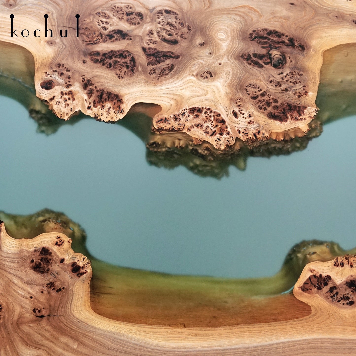 Mighty Eukalyptus — Esstisch aus Holz und Epoxidharz