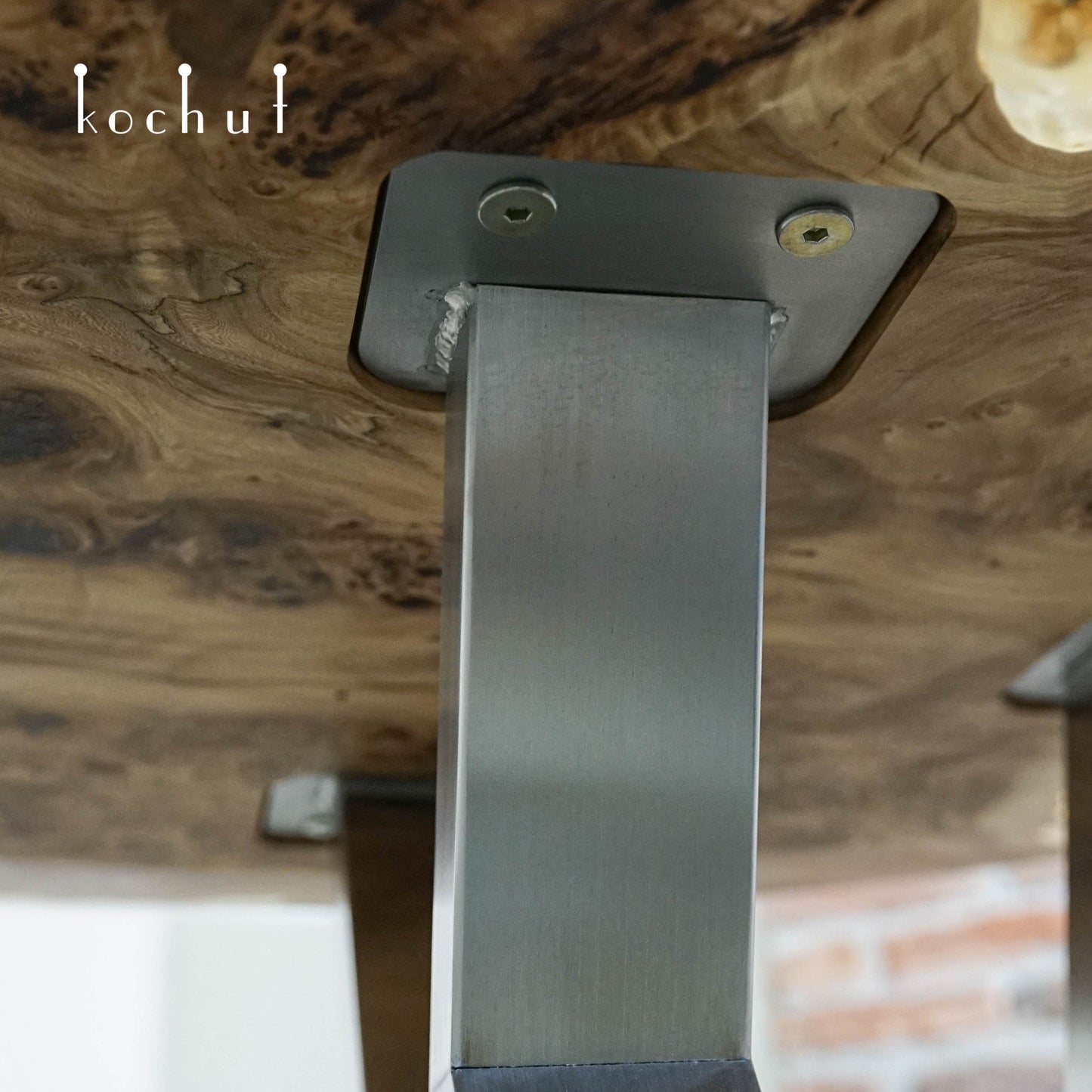Wüstenbaum — Holz- und Epoxidharz-Couchtisch