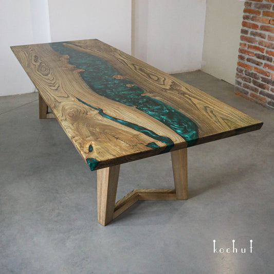 Grindale — Esstisch aus Holz und Epoxidharz