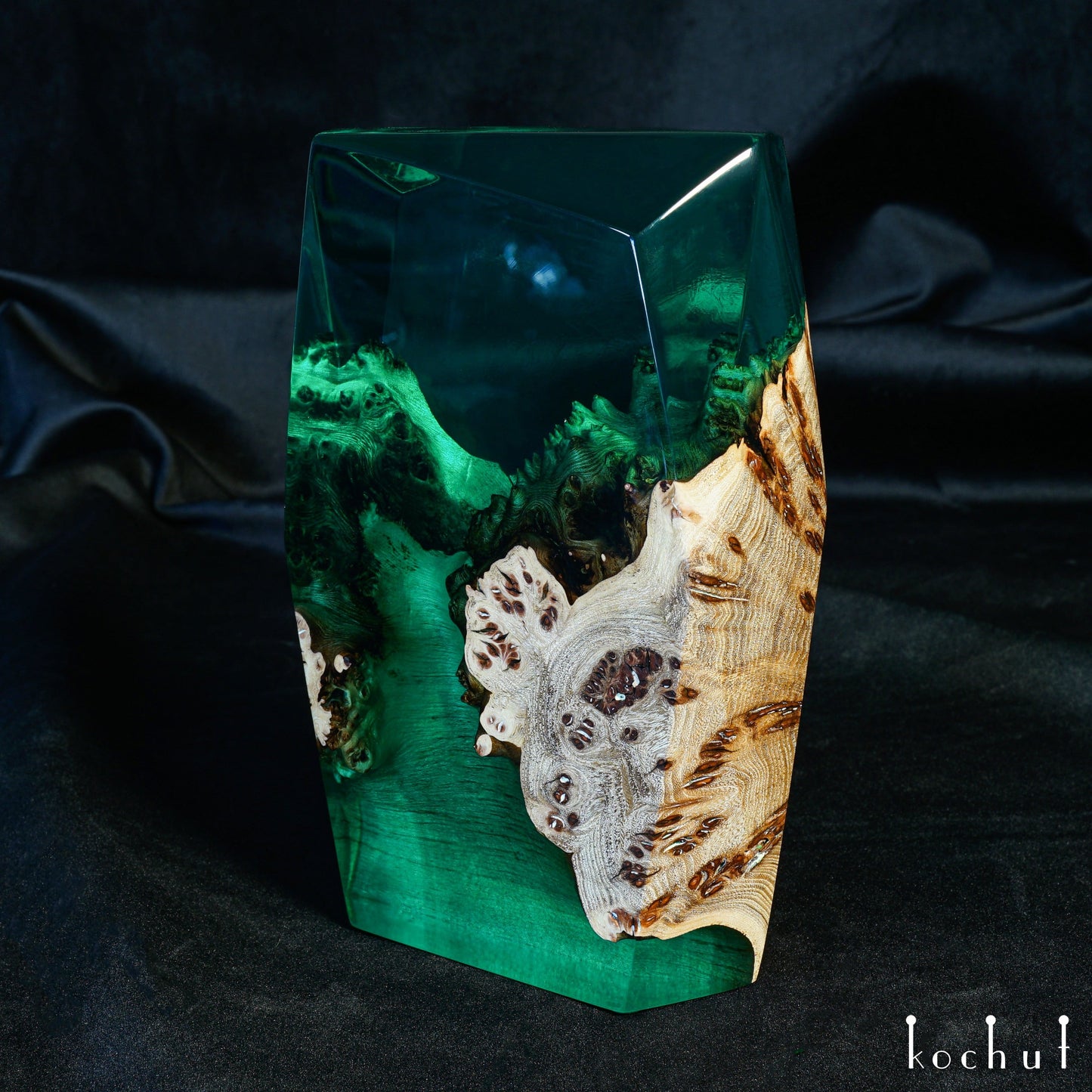 Kristall-Element. Erde — dekorativer Kristall