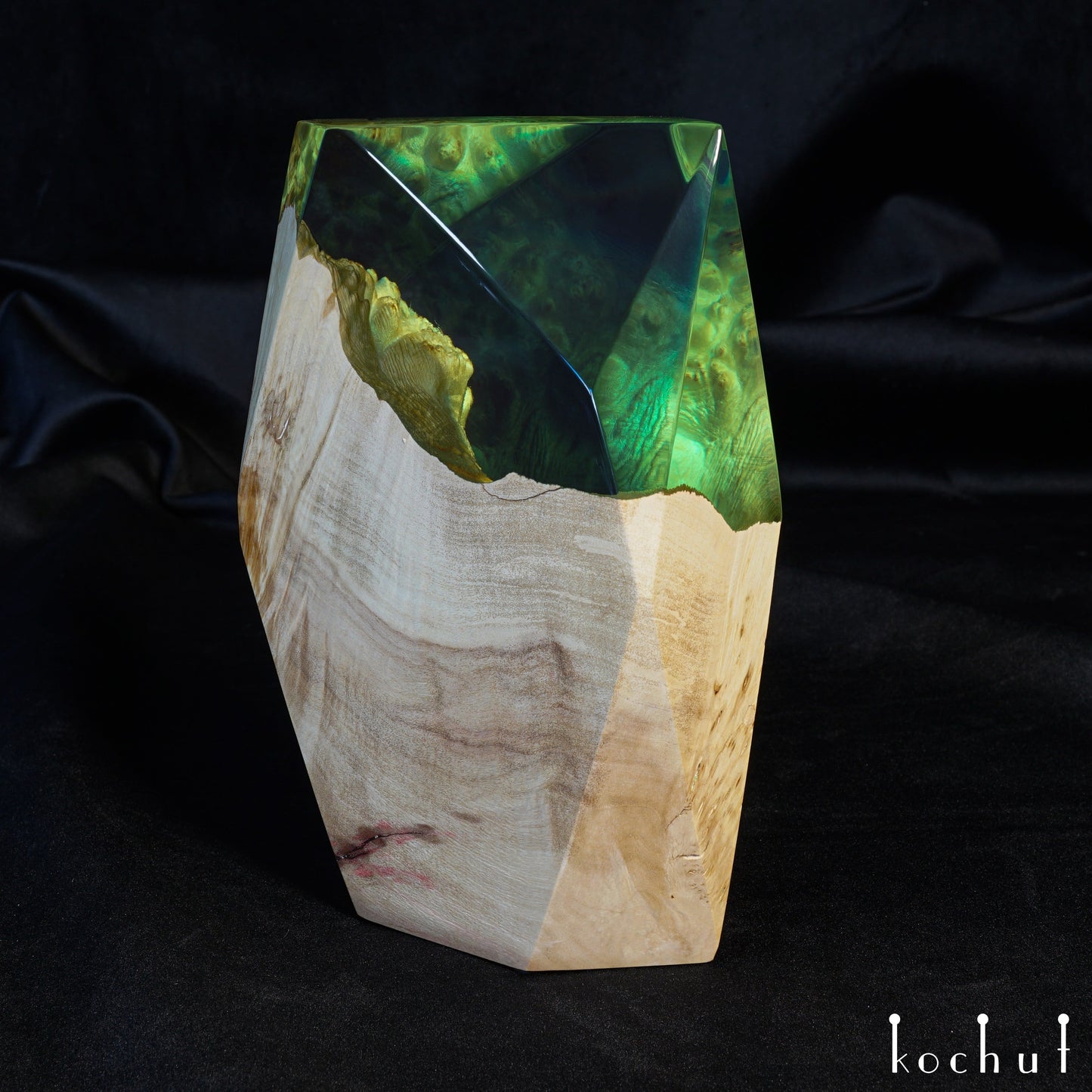 Kristall-Element. Erde — dekorativer Kristall