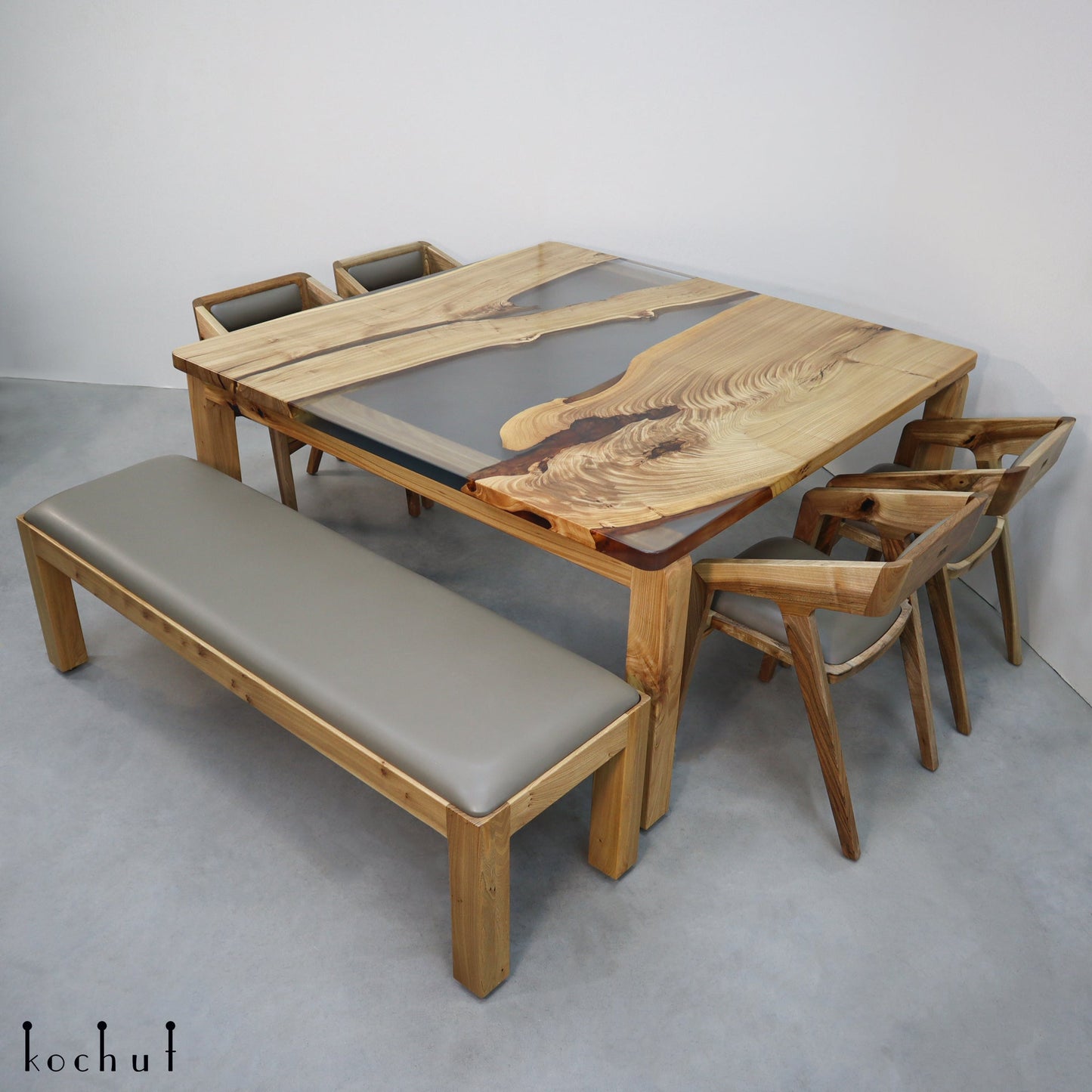 Titanium — Esstisch aus Holz und Epoxidharz