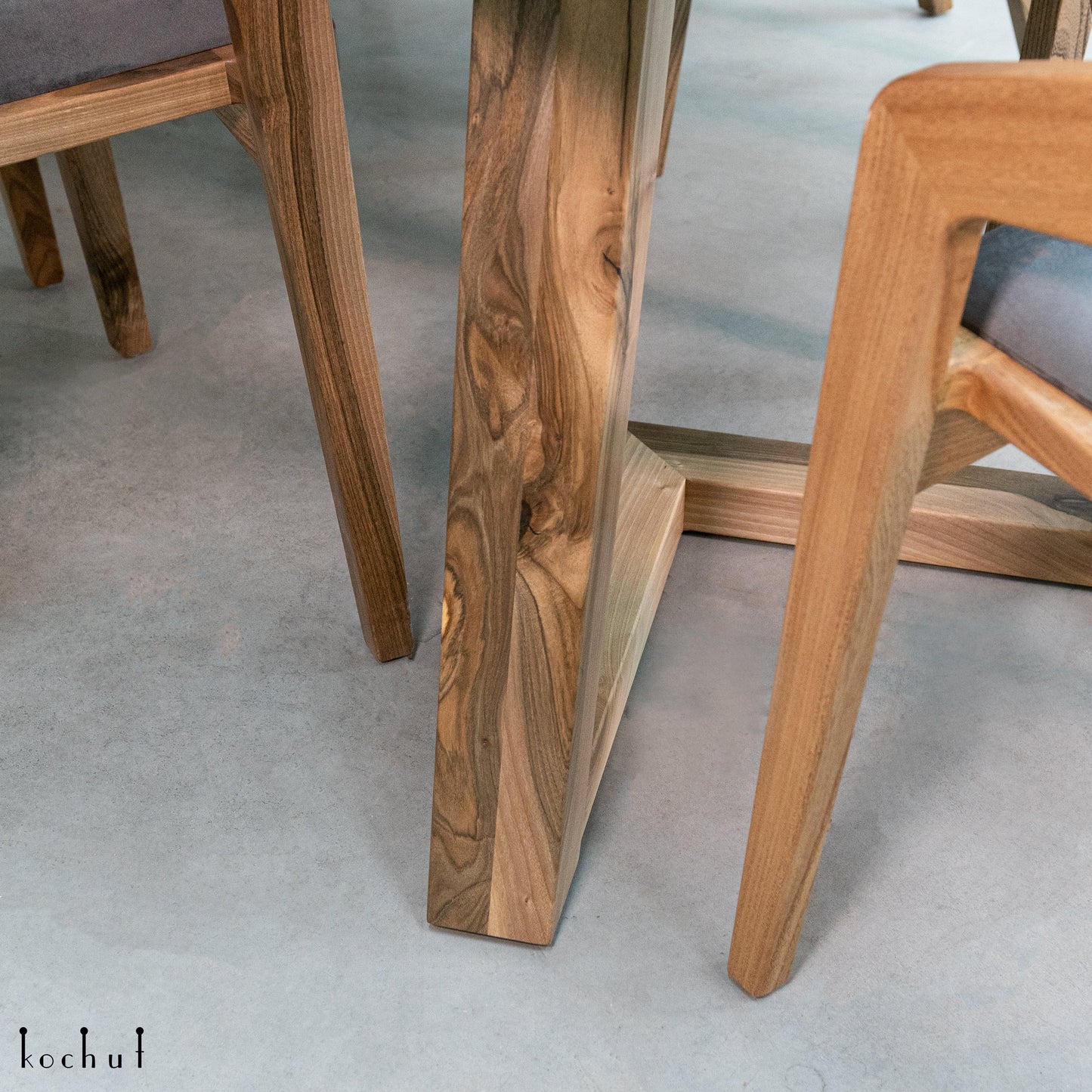 Kilimanjaro — Esstisch aus Holz