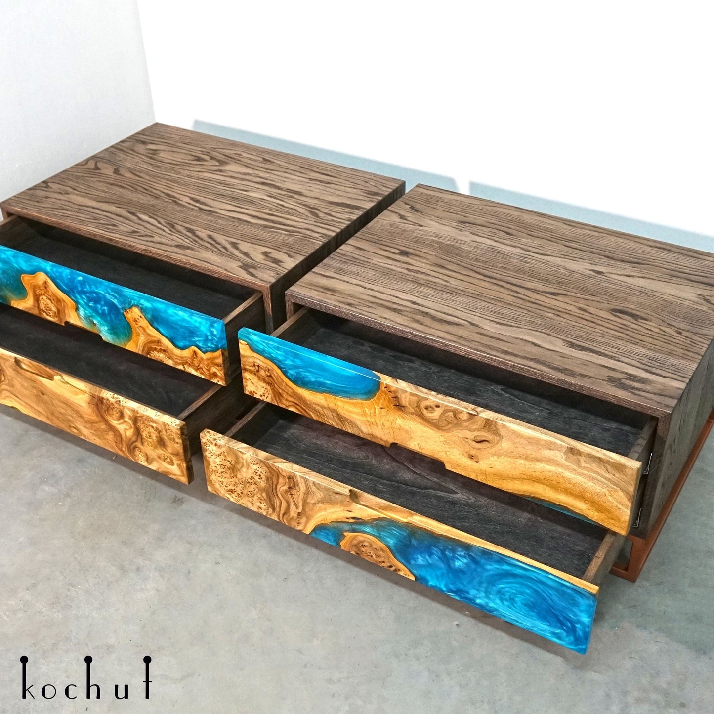 Liguria — Holz- und Epoxidharz-Schrank