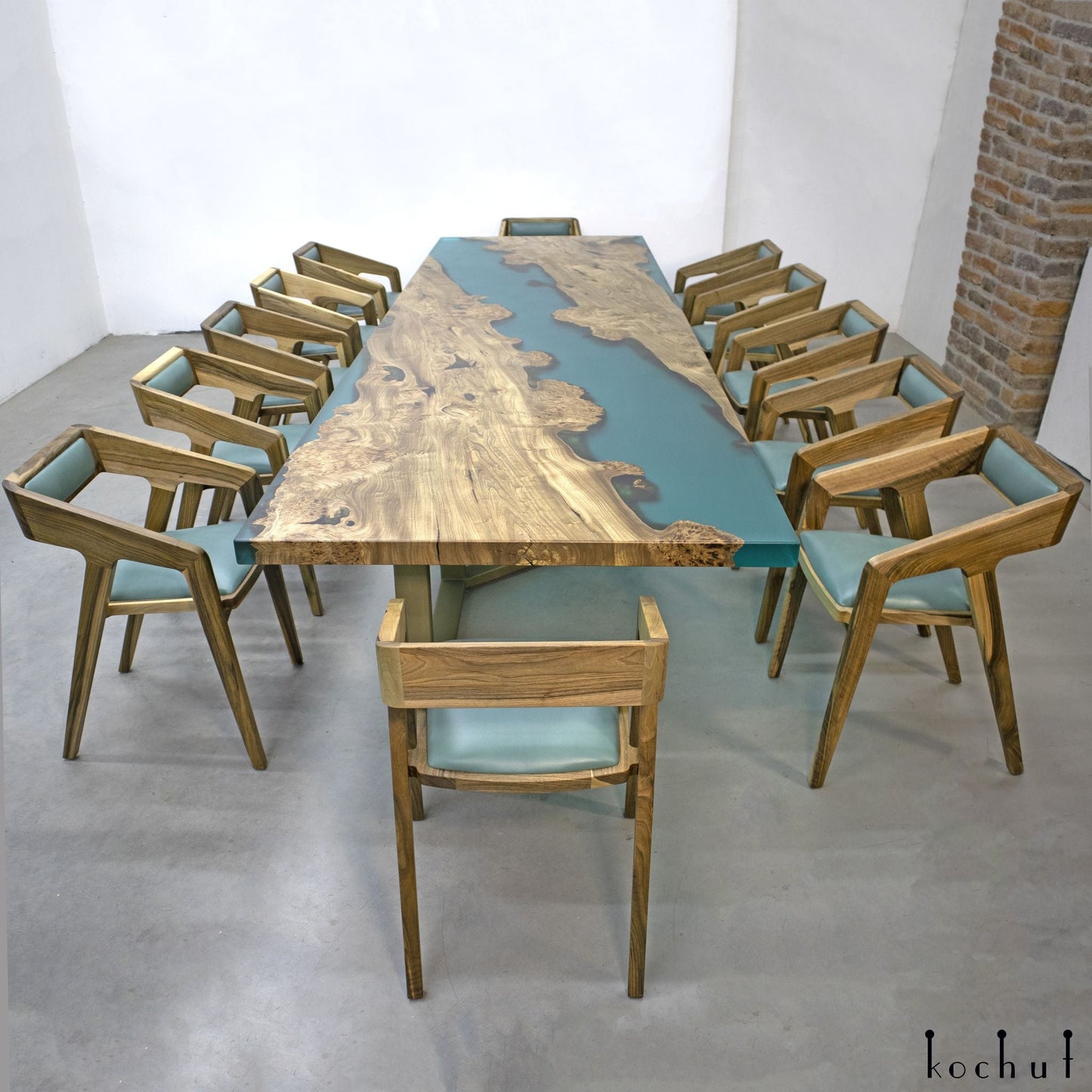 Giant Trail — Holz- und Epoxidharz-Set für Tisch und 12 Stühle