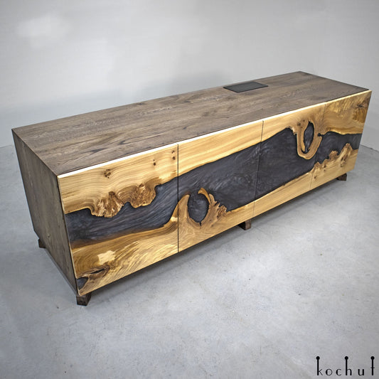 Grauer Kardinal — Holz- und Epoxidharz-Schrank