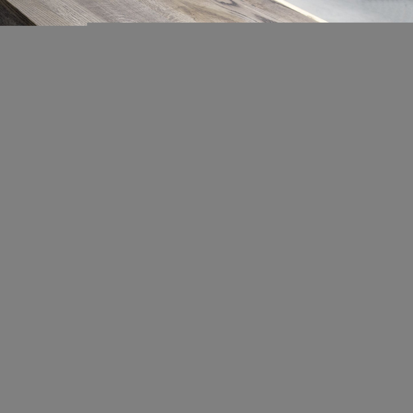 Grauer Kardinal — Holz- und Epoxidharz-Schrank