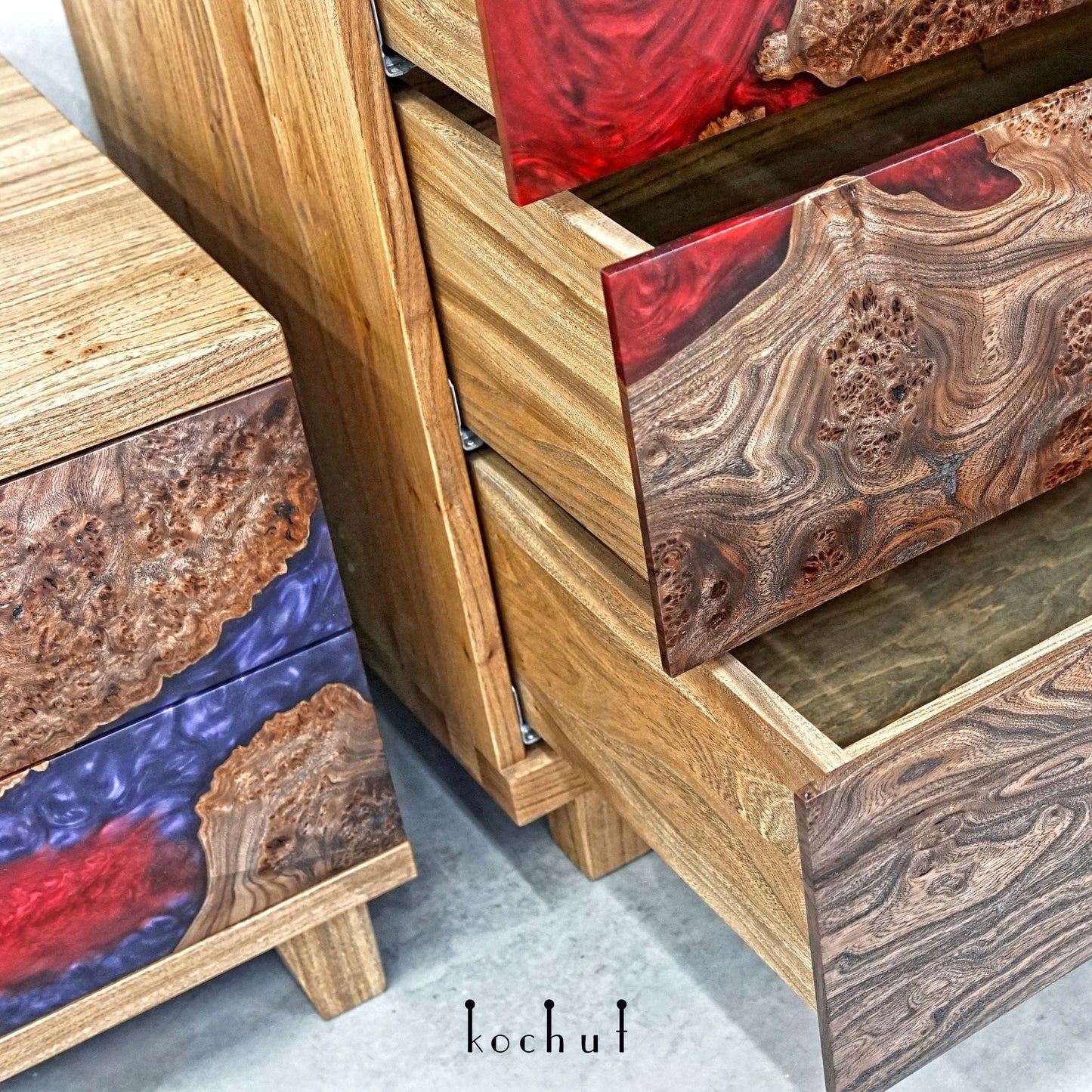 Alstroemeria — Set aus Holz- und Epoxidharzschränken