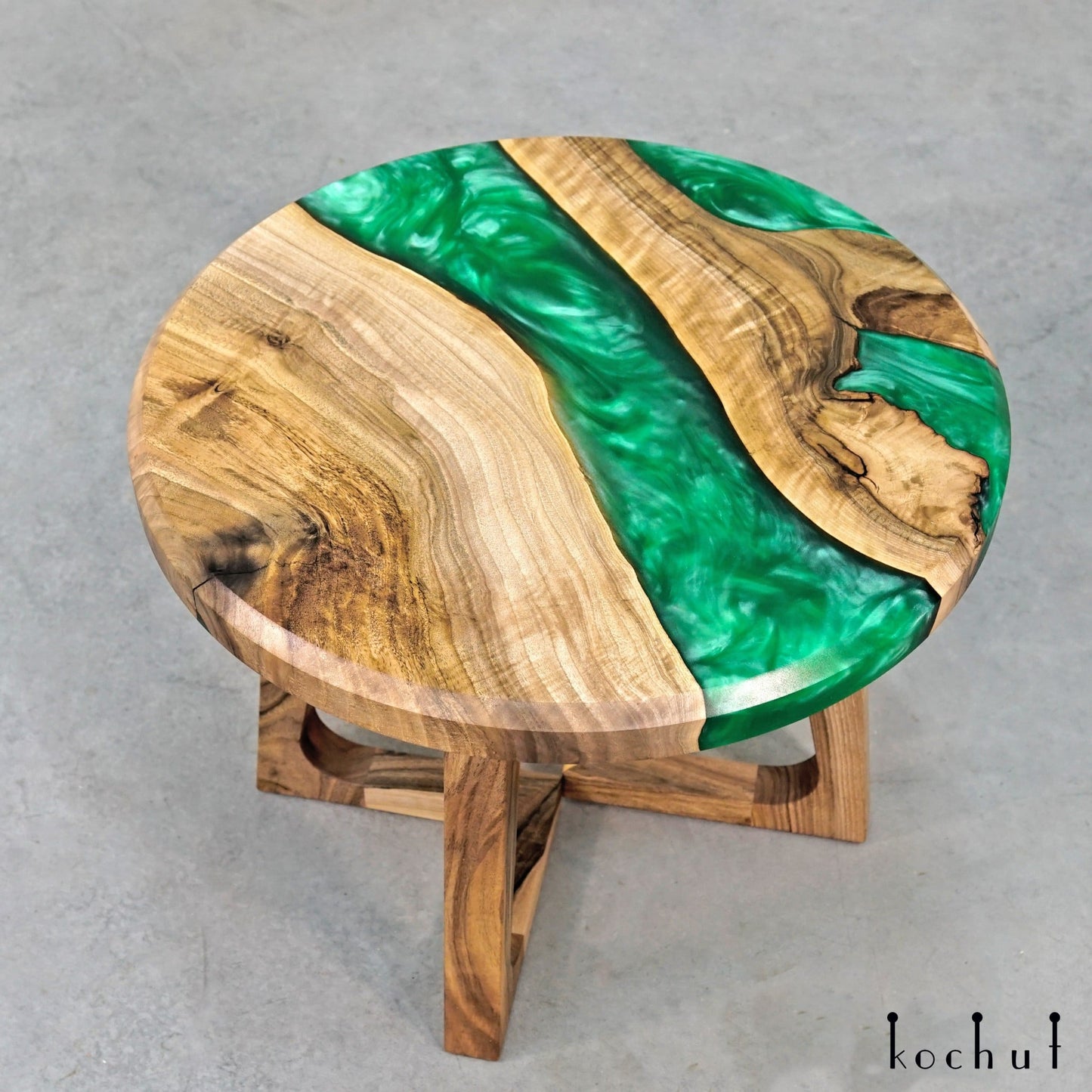 Emerald — Holz- und Epoxidharz-Couchtisch