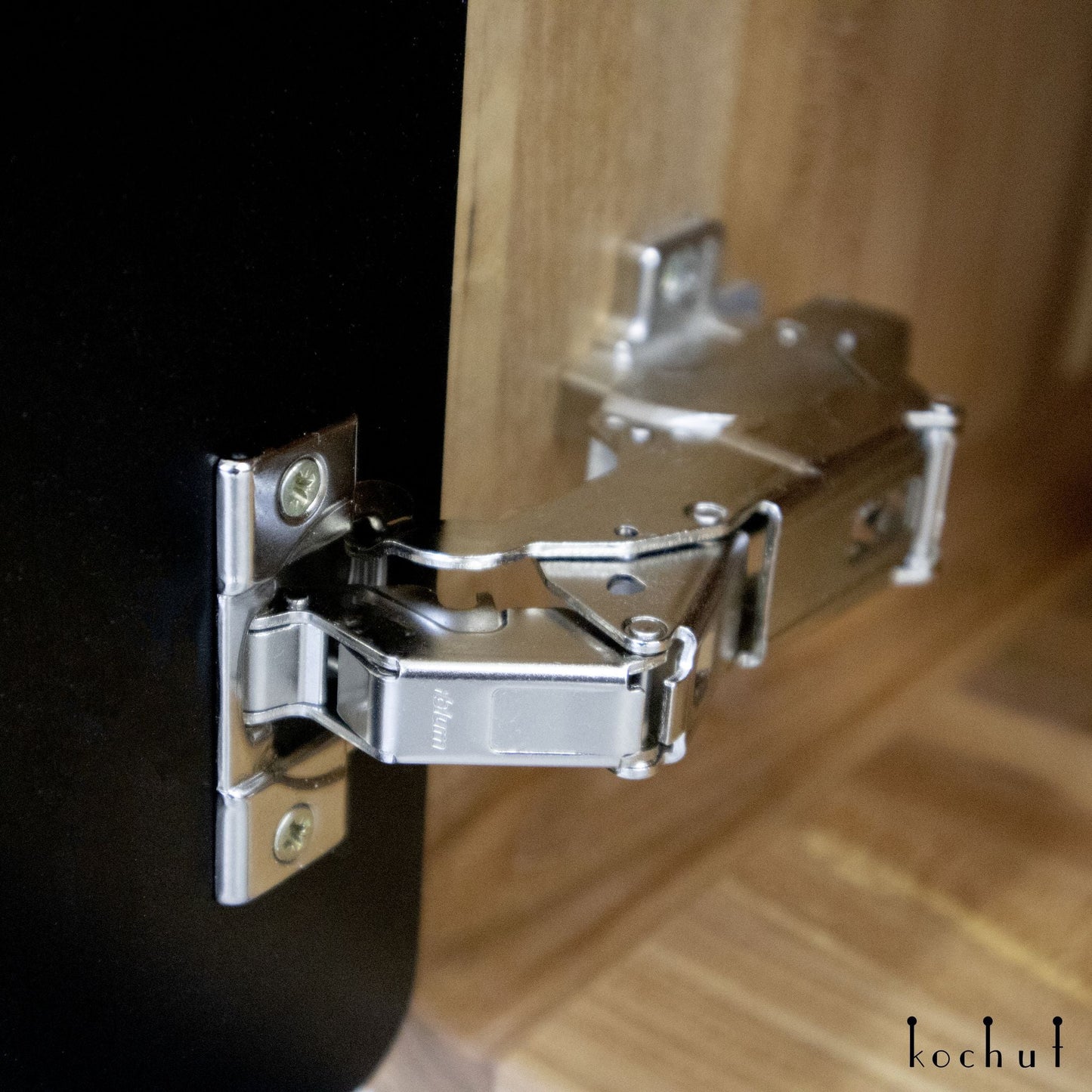 Onyx — Schrank