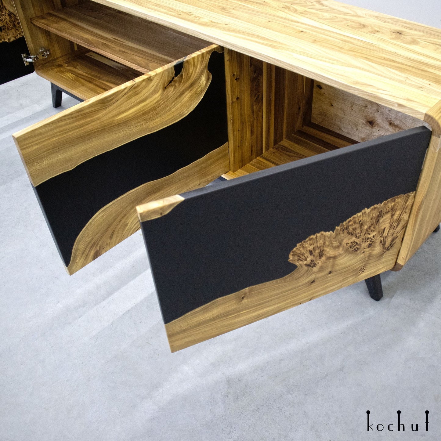 Onyx — Schrank