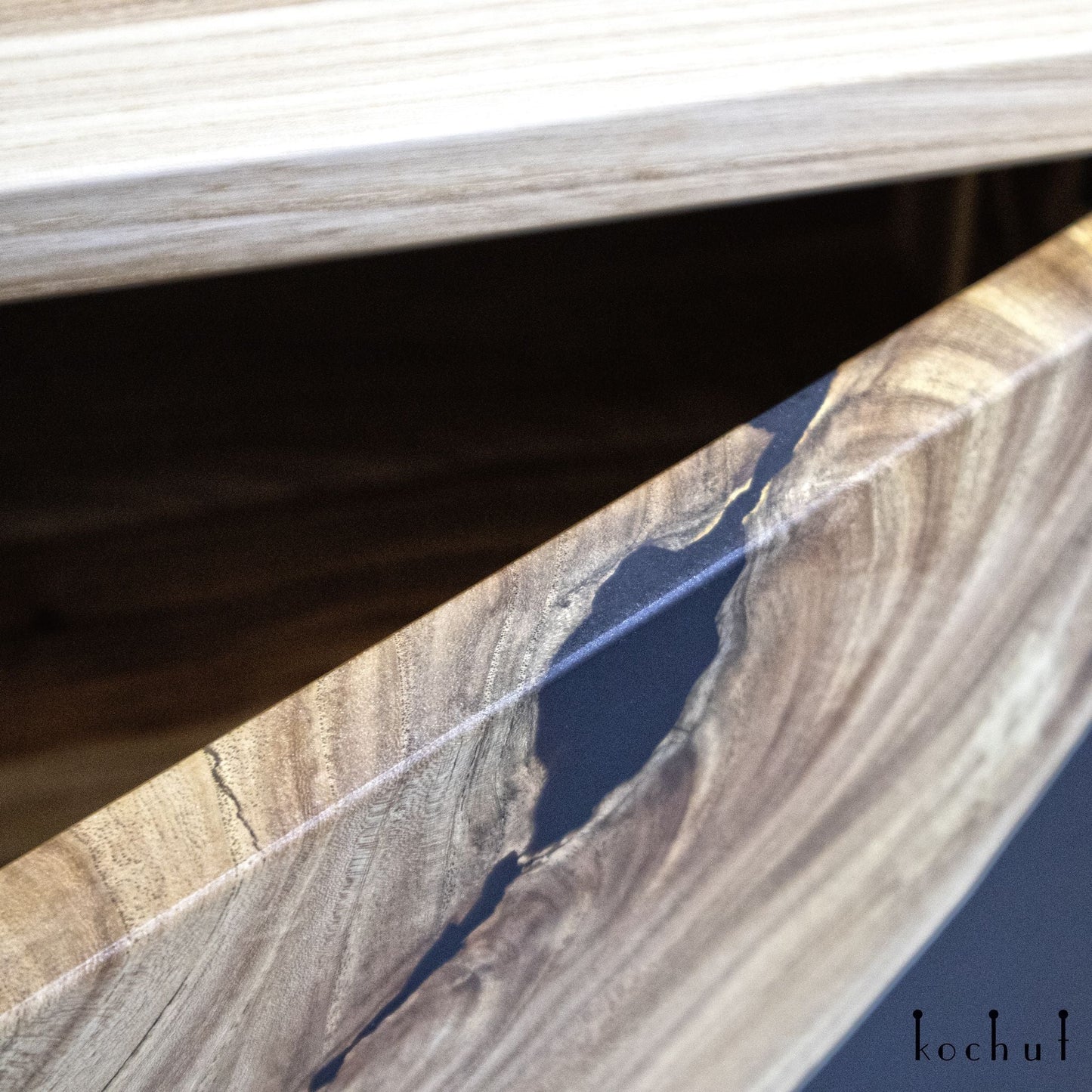 Onyx — Schrank