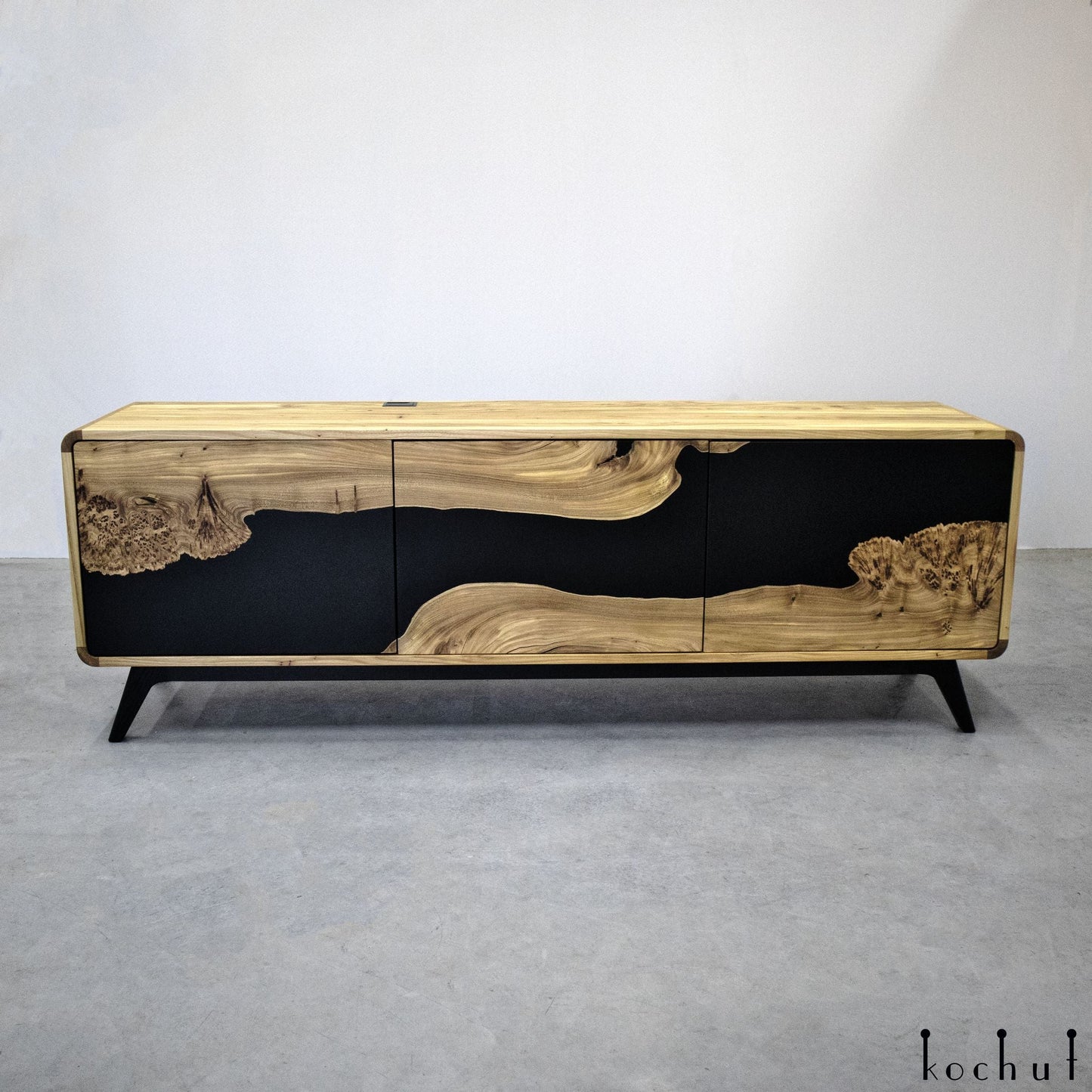 Onyx — Schrank