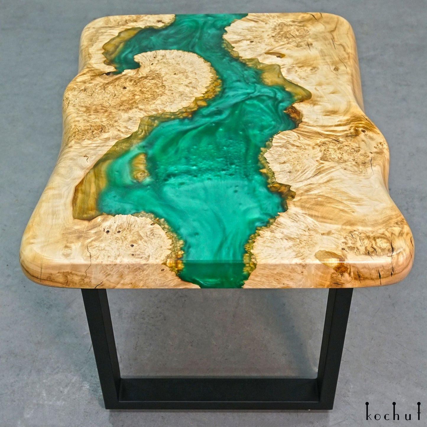 Guinea — Couchtisch (Metallbeine)