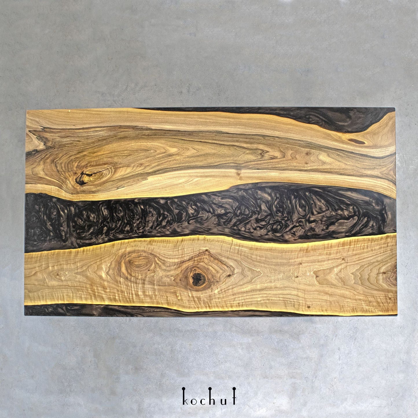 Zimt — Esstisch aus Holz und Epoxidharz