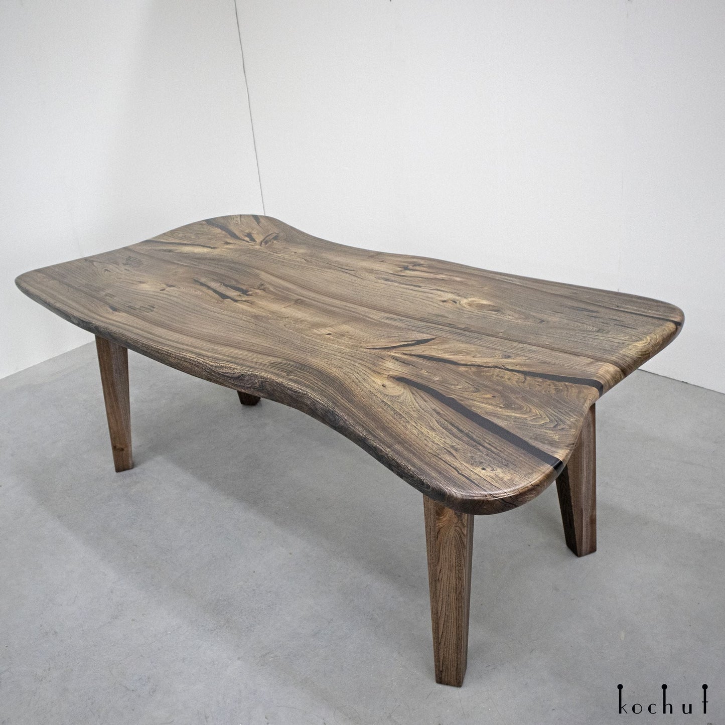 Noir — Holztisch für den Essbereich