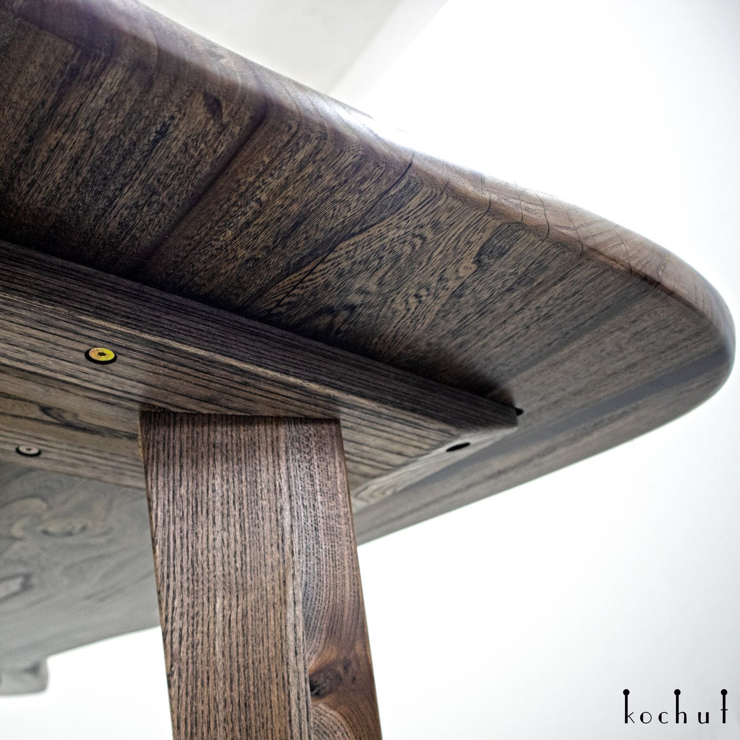 Noir — Holztisch für den Essbereich