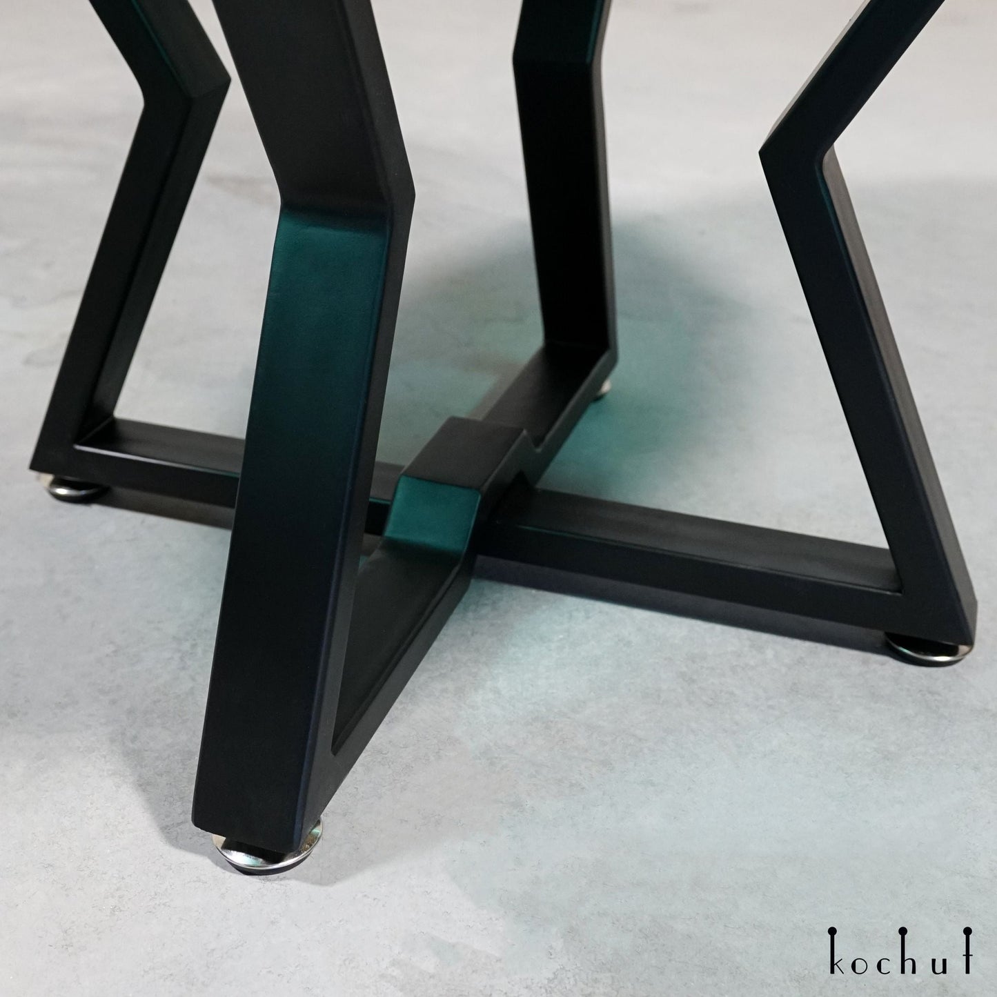 Camellia — Couchtisch