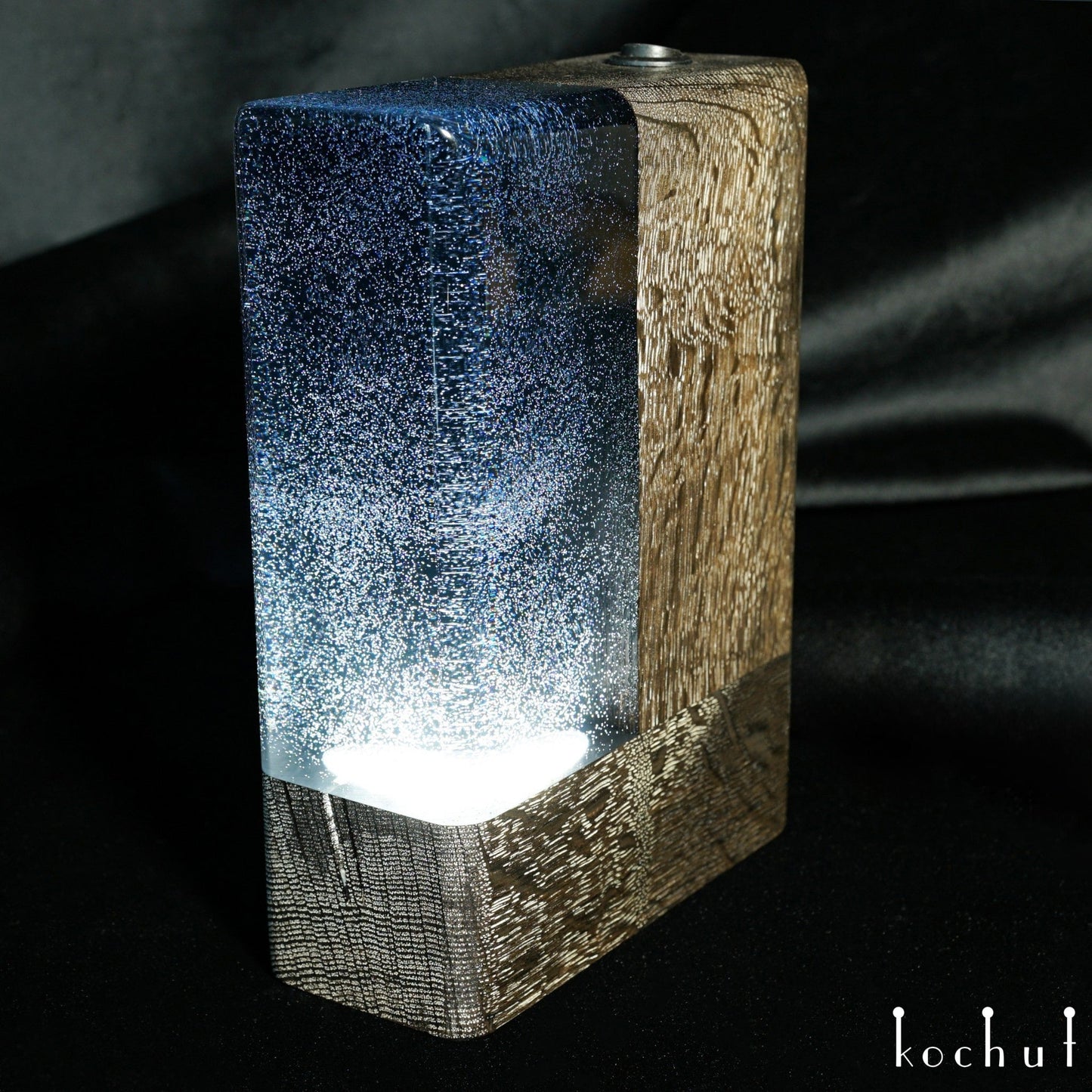 Milky Way — dekorative Lampe aus Holz und Epoxidharz