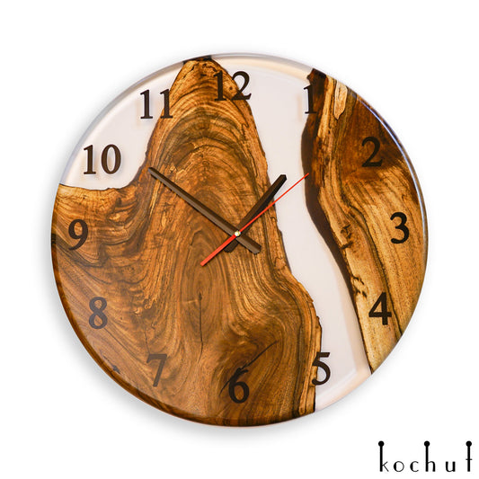 Continuum — Wanduhr aus Holz und Epoxidharz