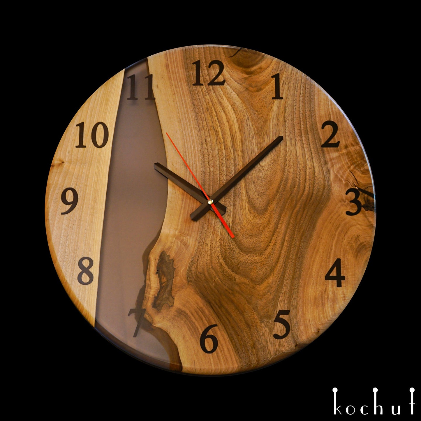 Continuum — Wanduhr aus Holz und Epoxidharz