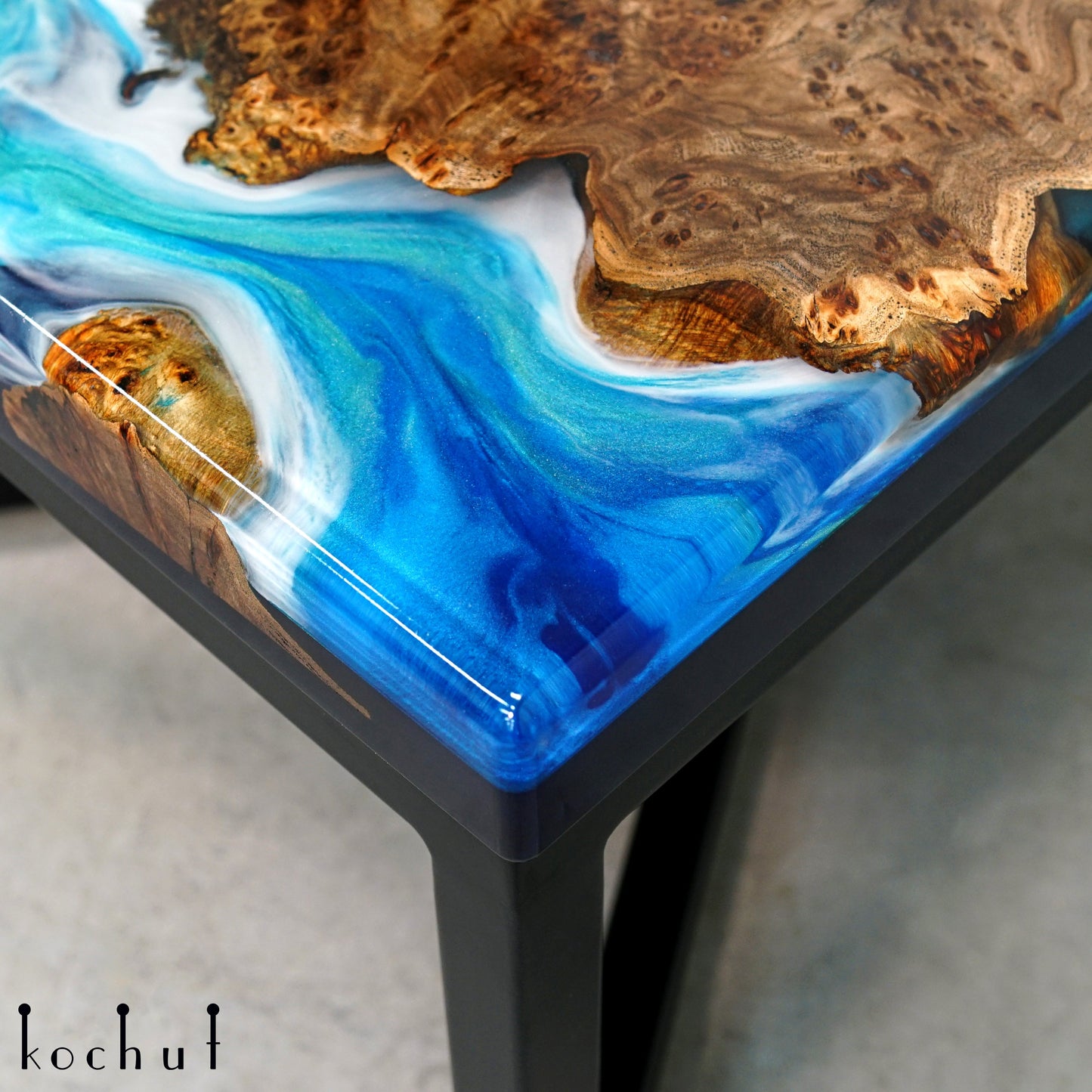 Atlantis — Couchtisch (Metallbeine)