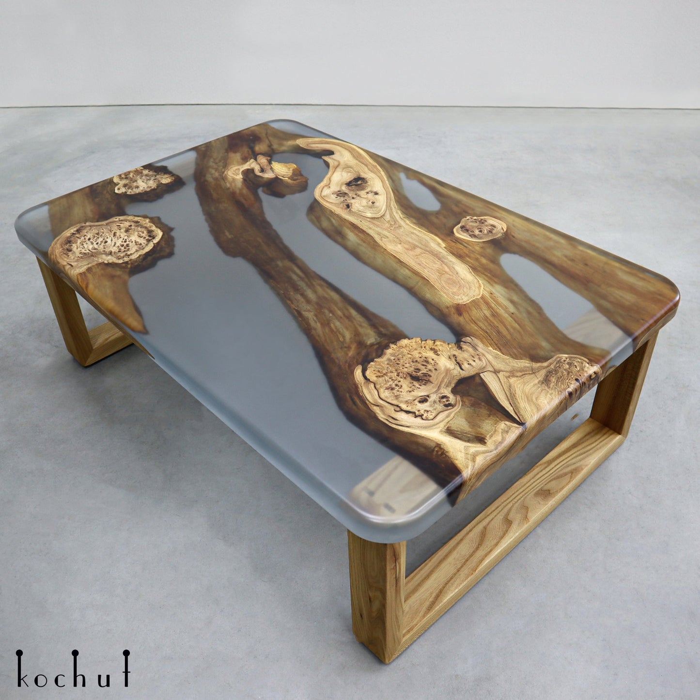 Akoya — Couchtisch
